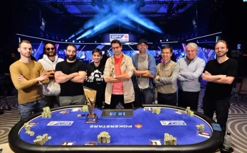 Mesa final High Roller (Foto: Tomas Stacha/PokerStars)