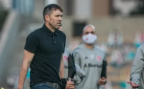 Foto: Heber Gomes/AGIF – Coudet está na mira do Vasco e Atlético-MG