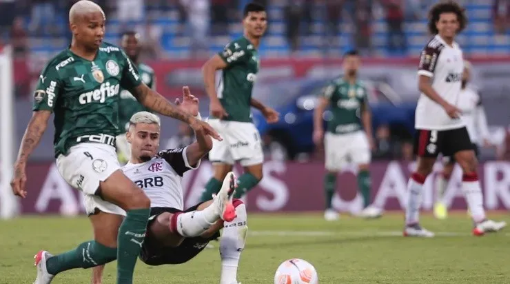 Foto: Ettore Chiereguini/AGIF - Deyverson aproveitou do erro de Andreas para marcar na final.