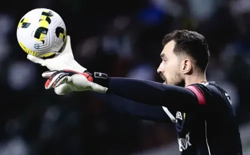 Foto: Ettore Chiereguini/AGIF – Walter é um dos principais goleiros da atual edição do Campeonato Brasileiro
