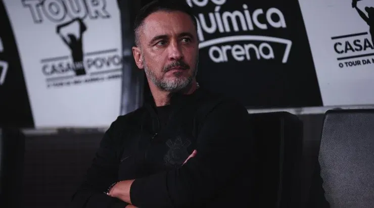 Foto: Ettore Chiereguini/AGIF - Vítor Pereira: técnico ainda não anunciou futuro no Corinthians