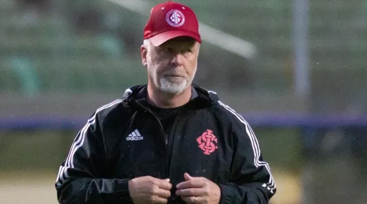 Foto: Fernando Moreno/AGIF - Mano Menezes: técnico evitou entrar em especulações