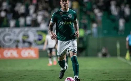 Foto:Isabela Azine/AGIF – Lucas Halter pode retornar ao time do Goiás