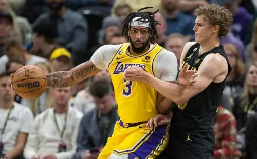 Anthony Davis durante a partida contra o Jazz. Créditos: Chris Gardner/ Getty Images