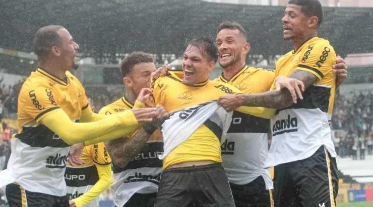 Foto: Lucas Sabino/AGIF - Zé Marcos não atua mais pelo Criciúma