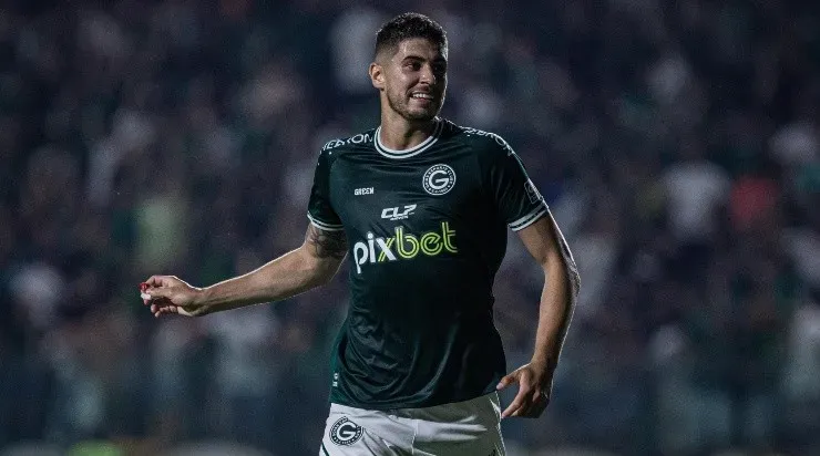 O Cruzeiro tem o interesse de contratar Pedro Raúl na próxima temporada. Foto:Isabela Azine/AGIF