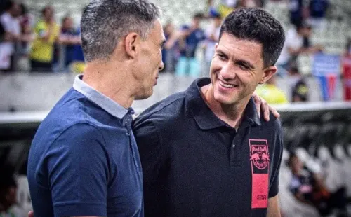 Foto: Lucas Emanuel/AGIF – Barbieri conversa com Vojvoda antes do jogo