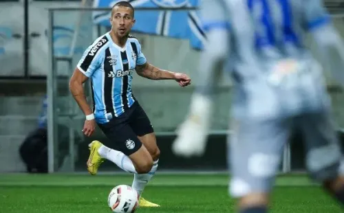 Foto: Pedro H. Tesch/AGIF – Nicolas se destacou no empréstimo ao Grêmio, onde conquistou o Gauchão e o retorno à Série A