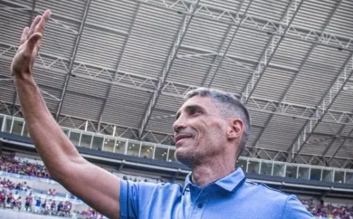 Vojvoda é pedido no Santos (Foto: Lucas Emanuel/AGIF)