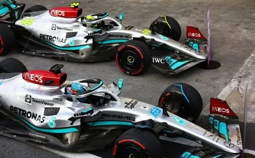 Russell e Hamilton após a corrida sprint de Interlagos. Créditos: Mark Thompson/Getty Images