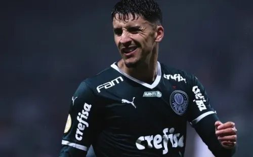 Foto: Ettore Chiereguini/AGIF – Piquerez foi um destaques do Palmeiras em 2022, mas ficou de fora da lista do Uruguai para a Copa