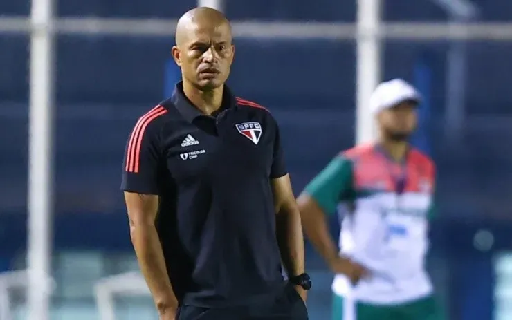 Marcello Zambrana/AGIF – Alex comandando a equipe sub-20 do São Paulo