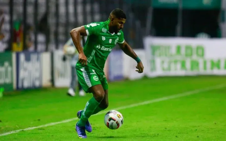 Luiz Erbes/AGIF – Capixaba atuando com a camisa do Juventude