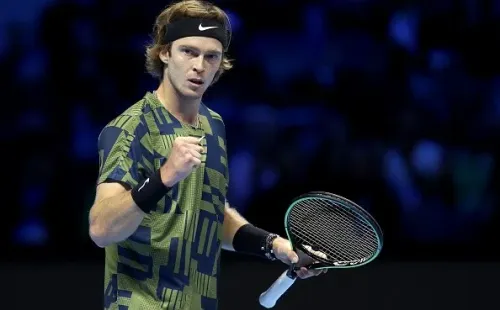 Rublev derrotou Medvedev na estreia. Créditos: Matthew Stockman/Getty Images