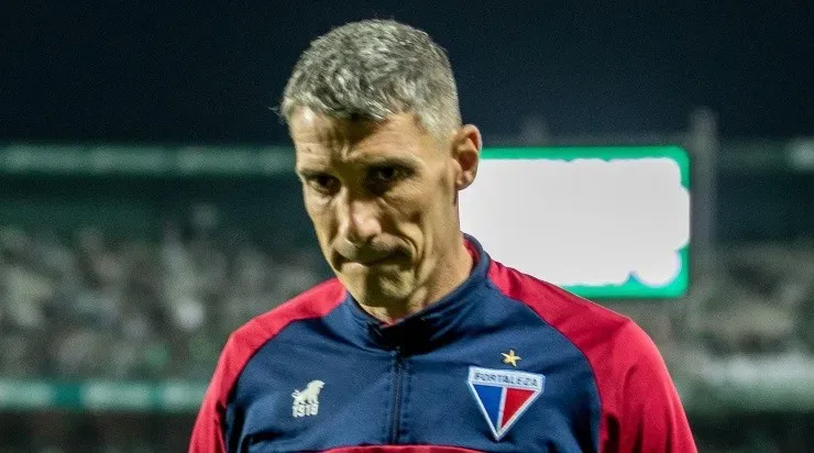 Foto: Robson Mafra/AGIF - Vojvoda renovou no Fortaleza.