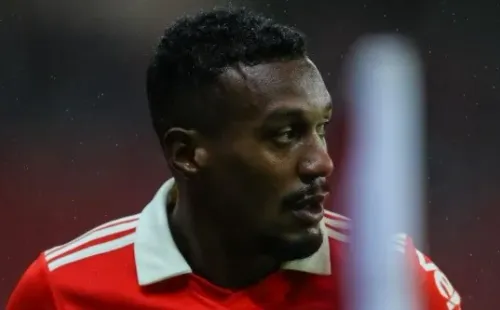 RS - Porto Alegre - 17/05/2022 - COPA SUL-AMERICANA 2022, INTERNACIONAL X INDEPENDIENTE MEDELLIN - Edenilson jogador do Internacional durante partida contra o Independiente Medellin no estadio Beira-Rio pelo campeonato Copa Sul-Americana 2022. Foto: Pedro H. Tesch/AGIF