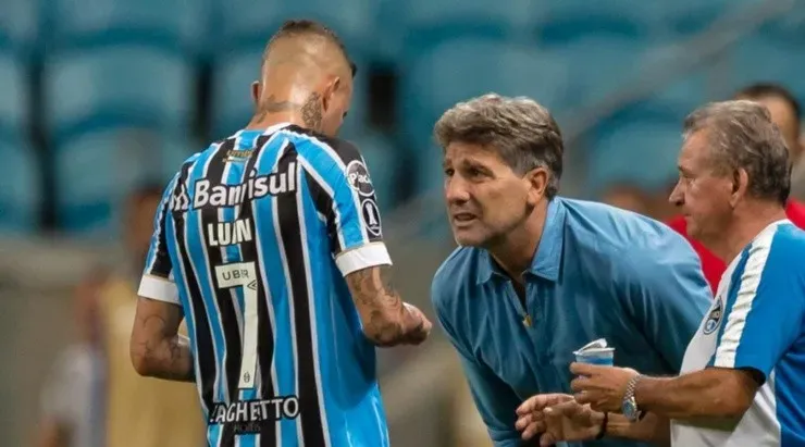 Foto: Jeferson Guareze/AGIF - Renato tem carinho pelo atacante.
