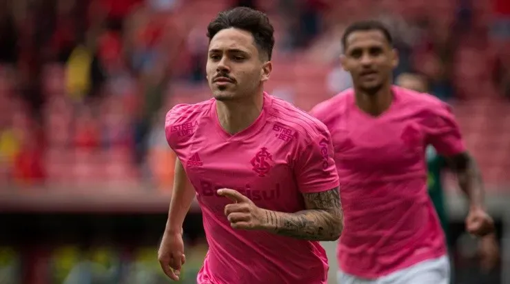 Foto: Maxi Franzoi/AGIF - O meia está valorizado no mercado da bola