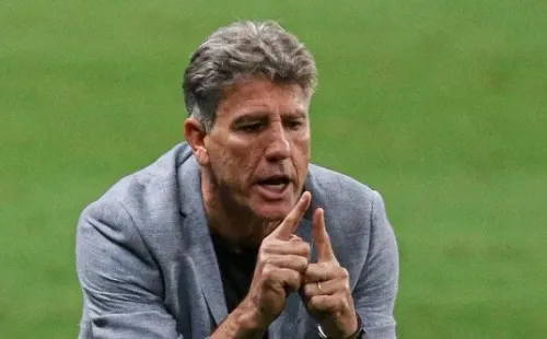 RS - Porto Alegre - 02/11/2020 - BRASILEIRO A 2020, GREMIO X RED BULL BRAGANTINO - Renato Portaluppi tecnico do Gremio durante partida contra o Bragantino no estadio Arena do Gremio pelo campeonato Brasileiro A 2020. Foto: Fernando Alves/AGIF