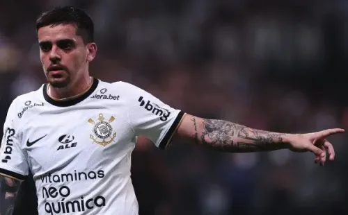 Fágner com a camisa do Corinthians (Foto: Ettore Chiereguini/AGIF)