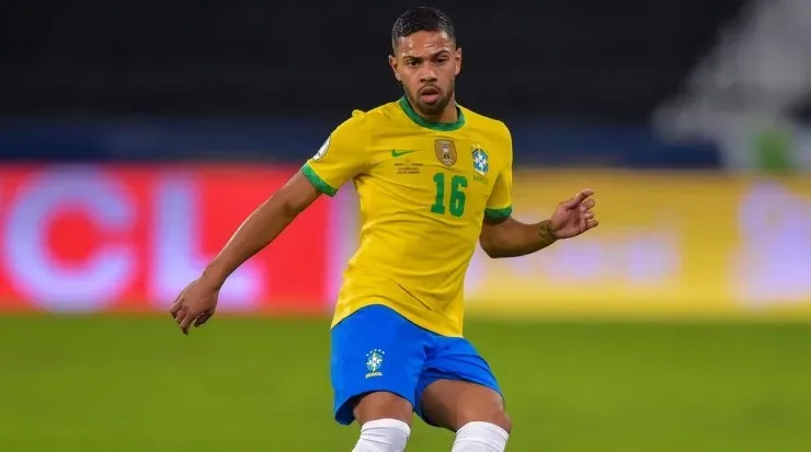 Foto: Thiago Ribeiro/AGIF - Lateral ficou fora da convocação do Brasil para a Copa do Mundo