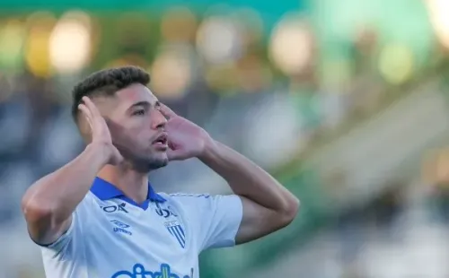 Foto: Luiz Erbes/AGIF – Bissoli se destacou no Avaí