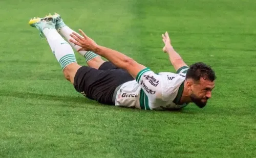 Foto: Robson Mafra/AGIF – Castán não aceitou renovação por produtividade e deixa Couto Pereira