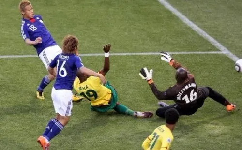 Foto Japão X Rússia 2002 - Honda definiu a vitória do Japão sobre Camarões em 2010