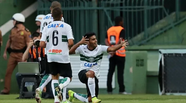 Foto: Heuler Andrey/AGIF - Melhor fase do atleta foi pelo Coxa.