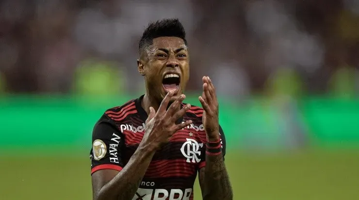 Bruno Henrique deixou as férias de lado para acelerar a sua recuperação. Foto:Thiago Ribeiro/AGIF