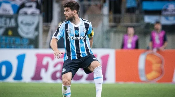 Foto: Maxi Franzoi/AGIF - O zagueiro quer ouvir a contraproposta do Grêmio