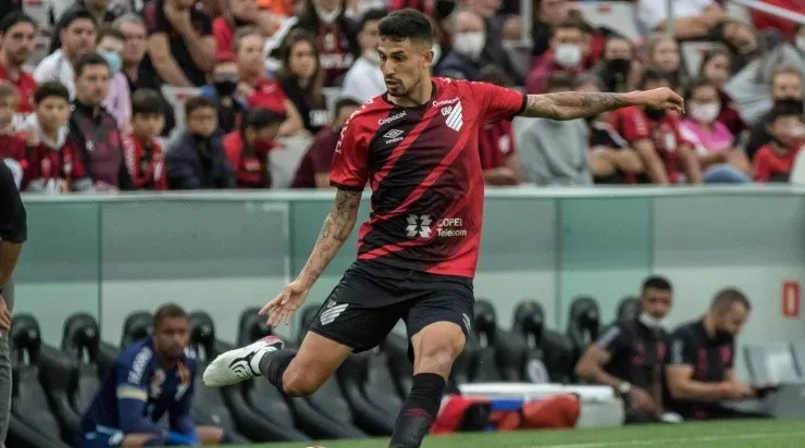 O Atlético Mineiro e mais um time interessado no zagueiro Pedro henrique. Foto: Robson Mafra/AGIF