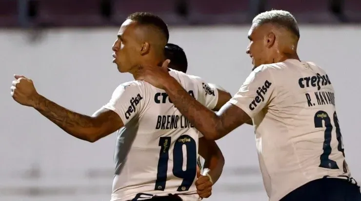 Foto: Thiago Calil/AGIF - Breno Lopes e Rafael Navarro podem chegar no Grêmio.