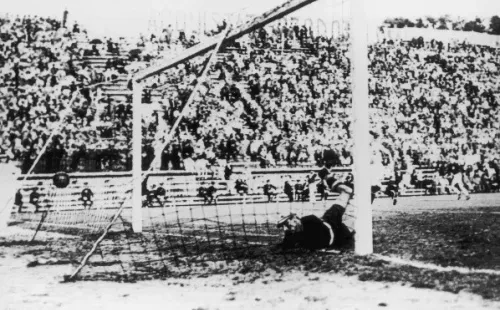 Photo by Keystone/Getty Images - Foto da segunda edição da Copa do Mundo