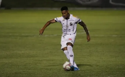 Foto: Guilherme Drovas/AGIF – Felipinho foi um dos grandes destaques do ABC na campanha de acesso para a Série B