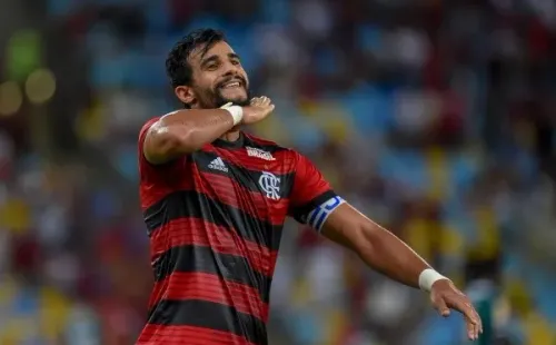 Foto: Thiago Ribeiro/AGIF – Dourado defendeu rivais Flamengo e Fluminense em sua passagem no Brasil