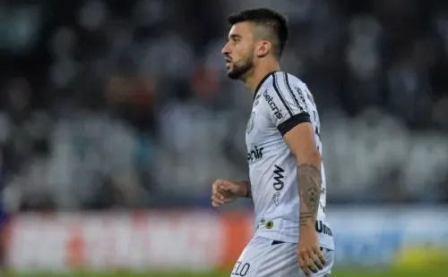 Foto: Thiago Ribeiro/AGIF – Santos quer Victor Luís