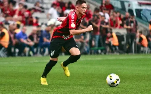 Foto: Gabriel Machado/AGIF – Khellven está na mira do Vasco