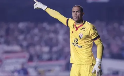 Foto: Ettore Chiereguini/AGIF – Renan, ex-Atlético-GO, foi anunciado pelo Sport para 2023