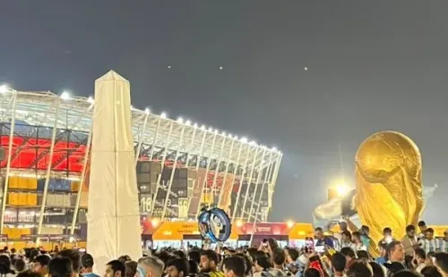 Créditos: Bolavip Argentina/ Torcedores da Argentina antes do duelo contra a Polônia.