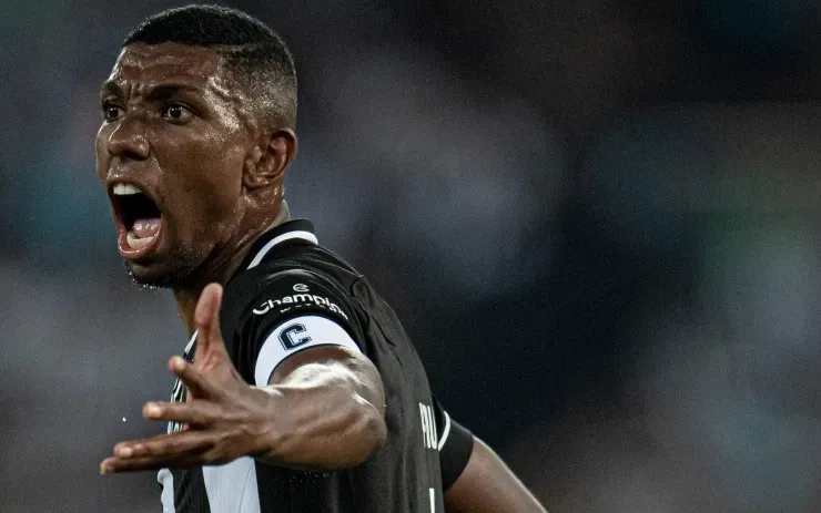Foto: Jorge Rodrigues/AGIF – Kanu perdeu espaço no Botafogo e não descarta uma mudança de ares
