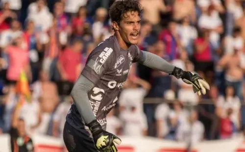 Foto:Robson Mafra/AGIF – Lucas Wingert está perto de acerto com Juventude