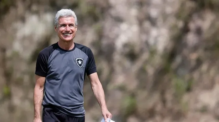 Luís XCastro quer reforços no Botafogo para 2023. Foto: Vitor Silva/ Botafogo