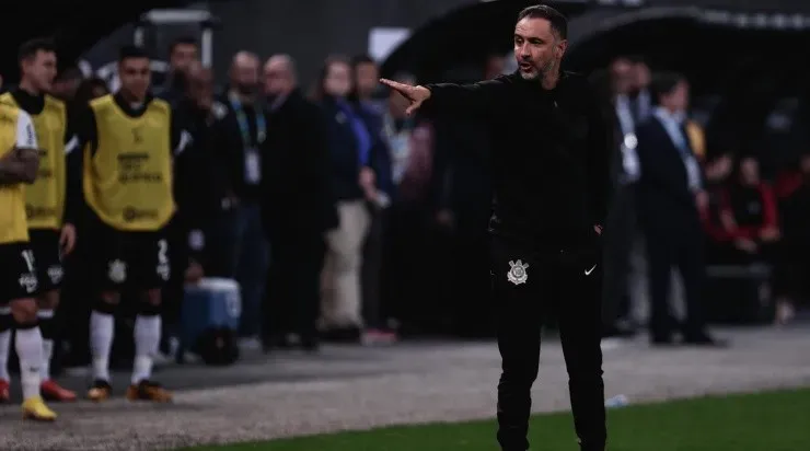 Foto: Ettore Chiereguini/AGIF - VP terá 26 dias para preparar o Flamengo para a final da Supercopa do Brasil, contra o Palmeiras