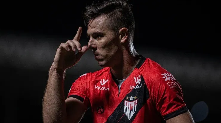 Foto: Isabela Azine/AGIF - Churín: na mira do Coritiba