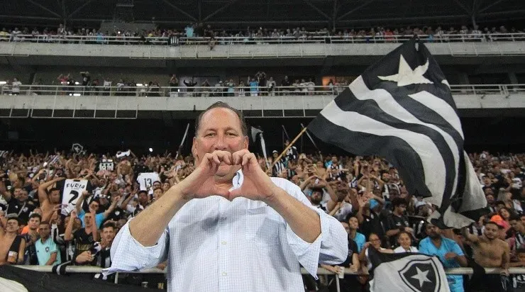 Textor deve trazer um reforço para a lateral direita. Foto: Vitor Silva/ Botafogo