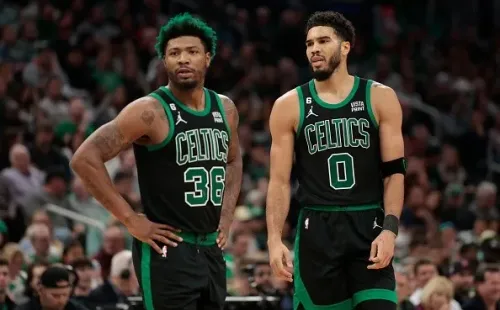 Tatum (à direita) vem sendo cotado para o prêmio de MVP. Créditos: Nick Grace/Getty Images