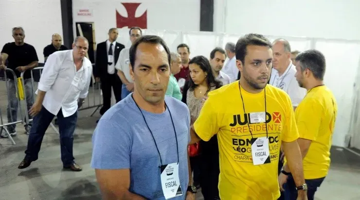 Foto: Daniel Ramalho/AGIF - Edmundo deu a entender que quer o Vasco também tentando Coutinho.