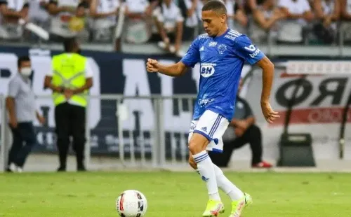 Foto: Fernando Moreno/AGIF – João Paulo está na mira do Sport