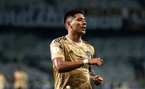 Foto: Alessandra Torres/AGIF – Zaracho conviveu com problemas físicos em 2021 e está caprichando em pré-temporada